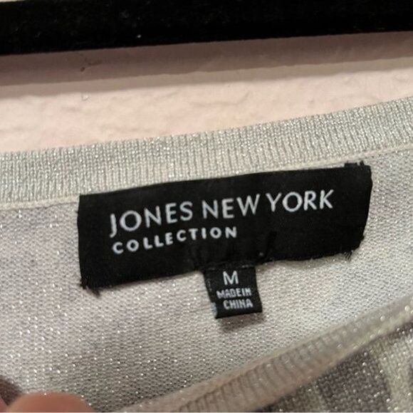 NWOT. Jones New York. Black and White Sweater. Medium size. - Picture 6 of 8